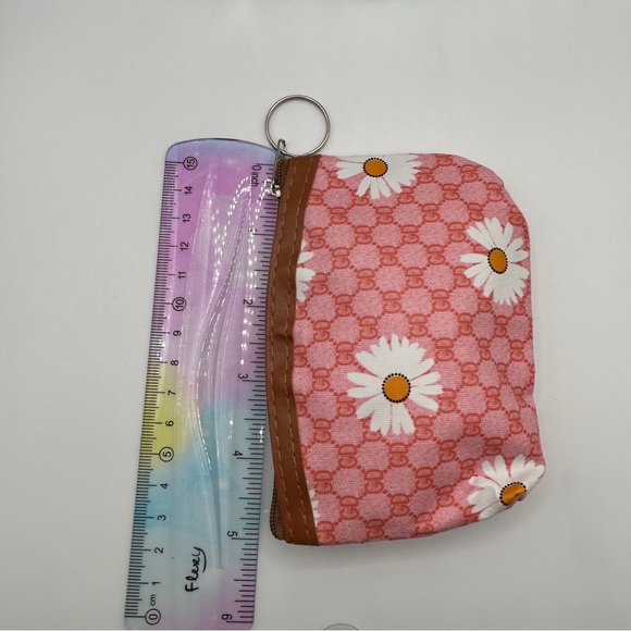 Floral Patterned Pouch With Keyring - Picture 6 of 6